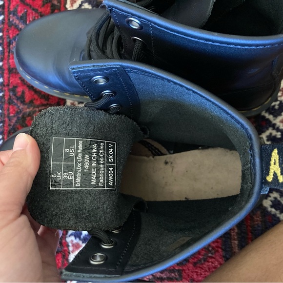 Dr. Martens 1460 WOMEN'S SMOOTH LEATHER LACE UP BOOTS size 8 - Picture 7 of 8